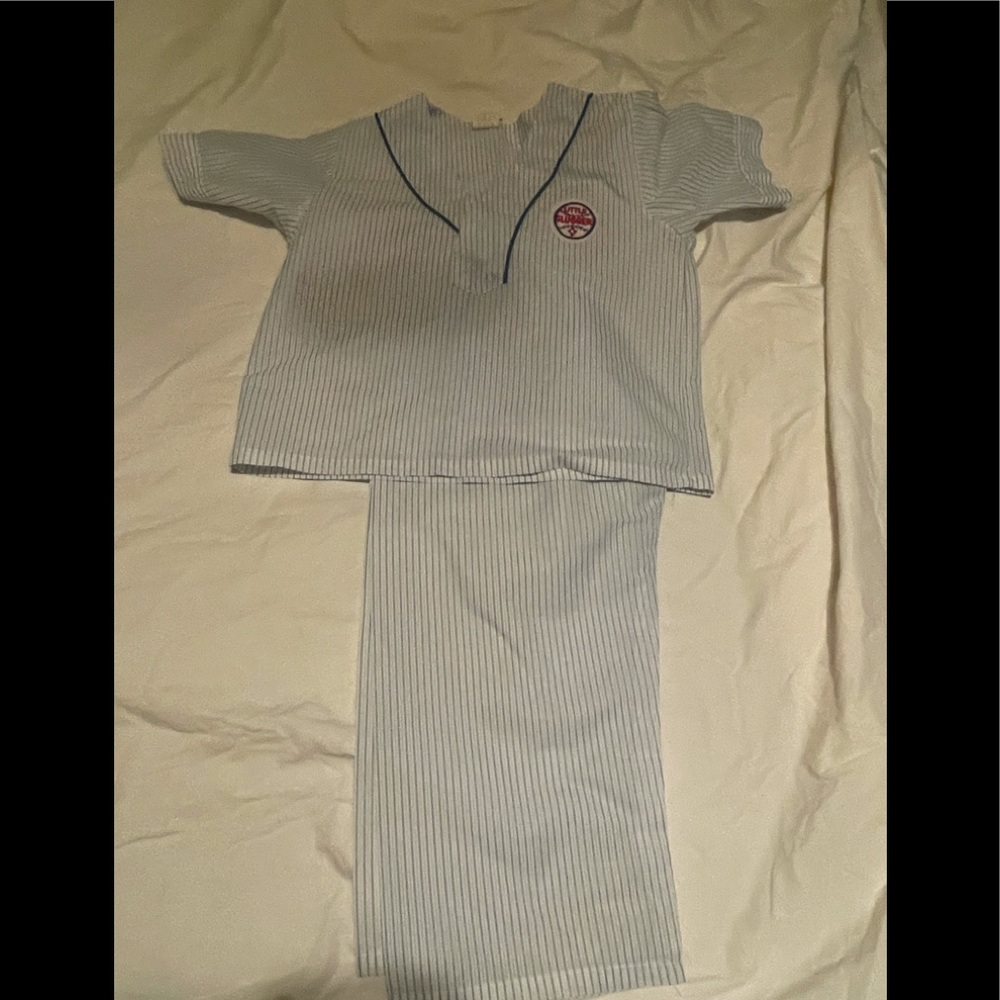Good Condition 2 Pairs Little Slugger PJs Boys 5